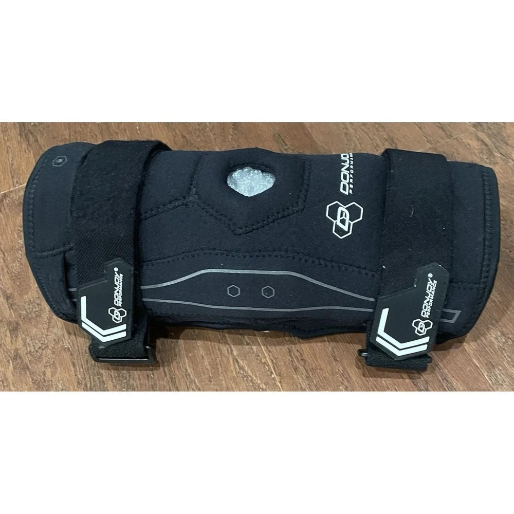 DonJoy Bionic Knee Brace Hinged Black‎ Size Small